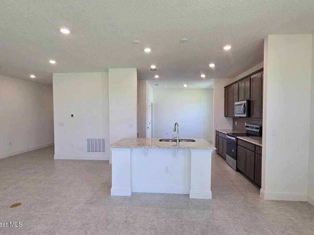 4386 Kelsey Lane, Micco, FL 32976