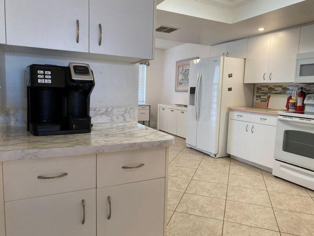 8700 Ridgewood Avenue, Cape Canaveral, FL 32920