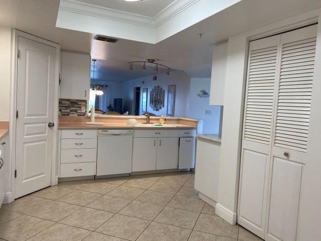 8700 Ridgewood Avenue, Cape Canaveral, FL 32920