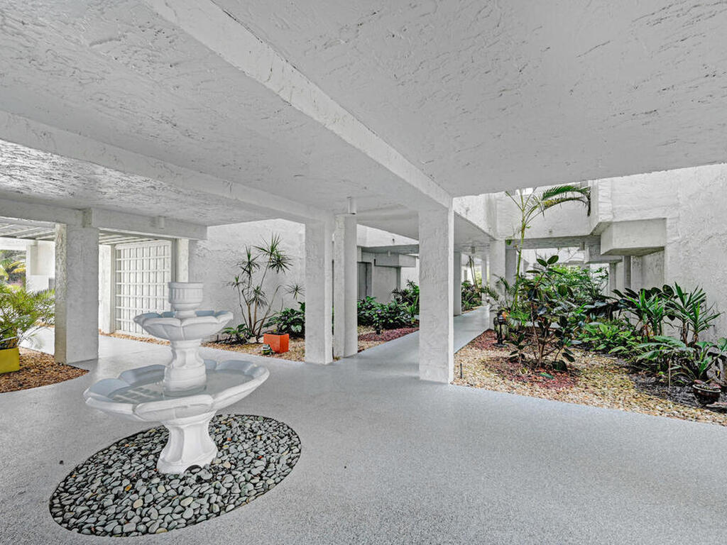 5011 NE Dixie Highway, Palm Bay, FL 32905