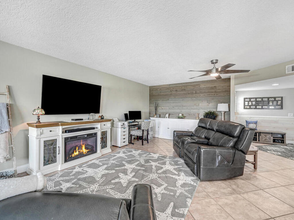 5011 NE Dixie Highway, Palm Bay, FL 32905