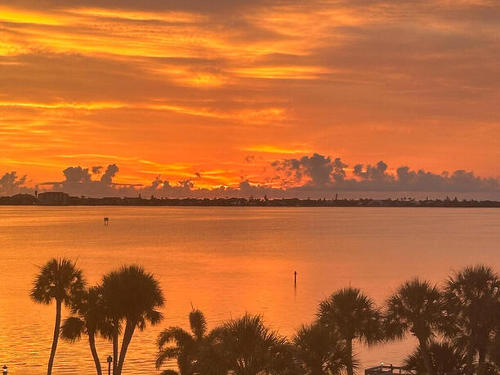 5011 NE Dixie Highway, Palm Bay, FL 32905