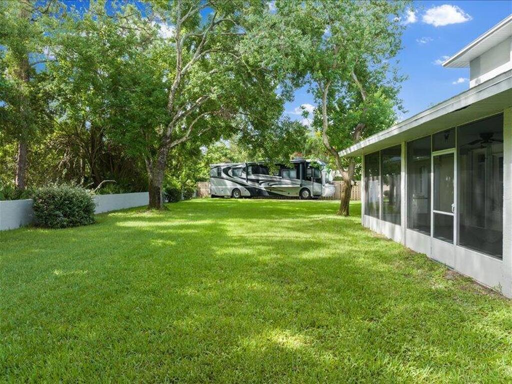 578 Lake Ashley Circle, Melbourne, FL 32904