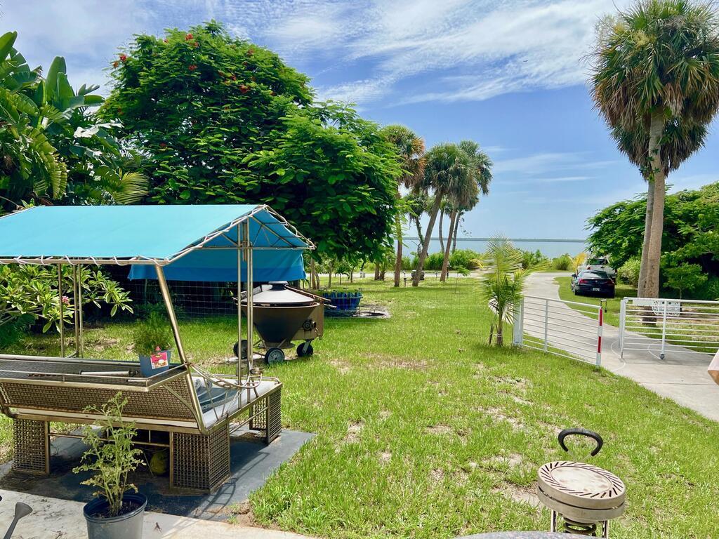 6807 S Indian River Drive, Fort Pierce, FL 34982