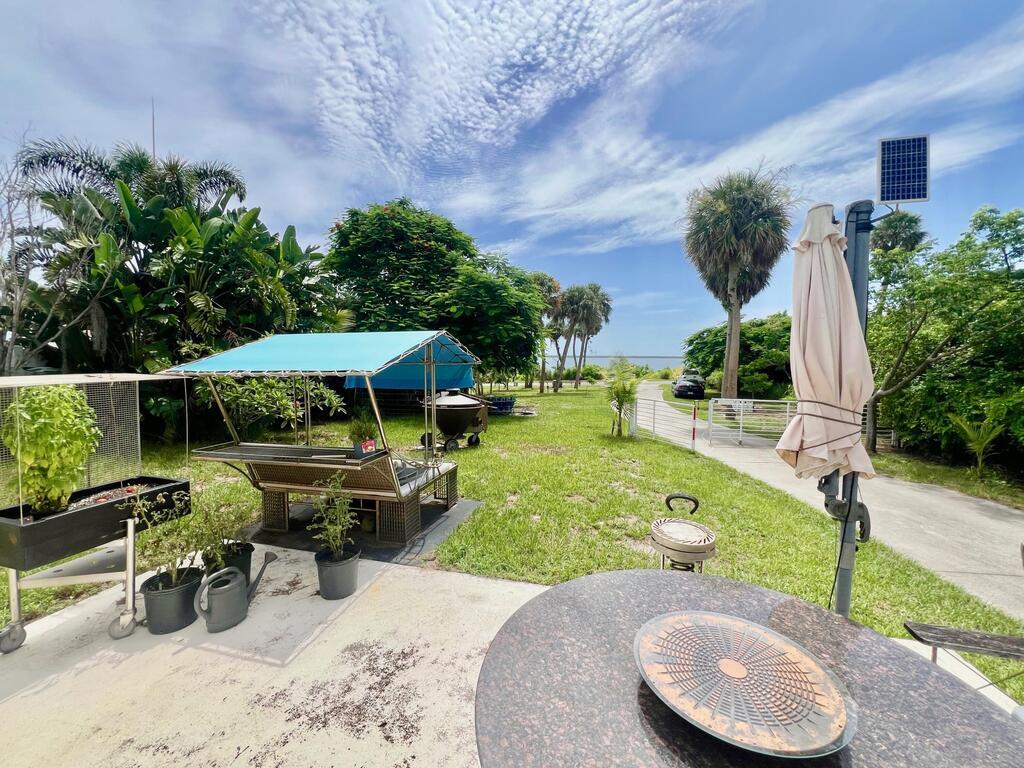 6807 S Indian River Drive, Fort Pierce, FL 34982