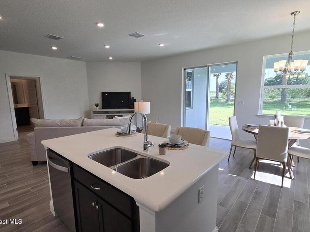 4346 Kelsey Lane, Micco, FL 32976