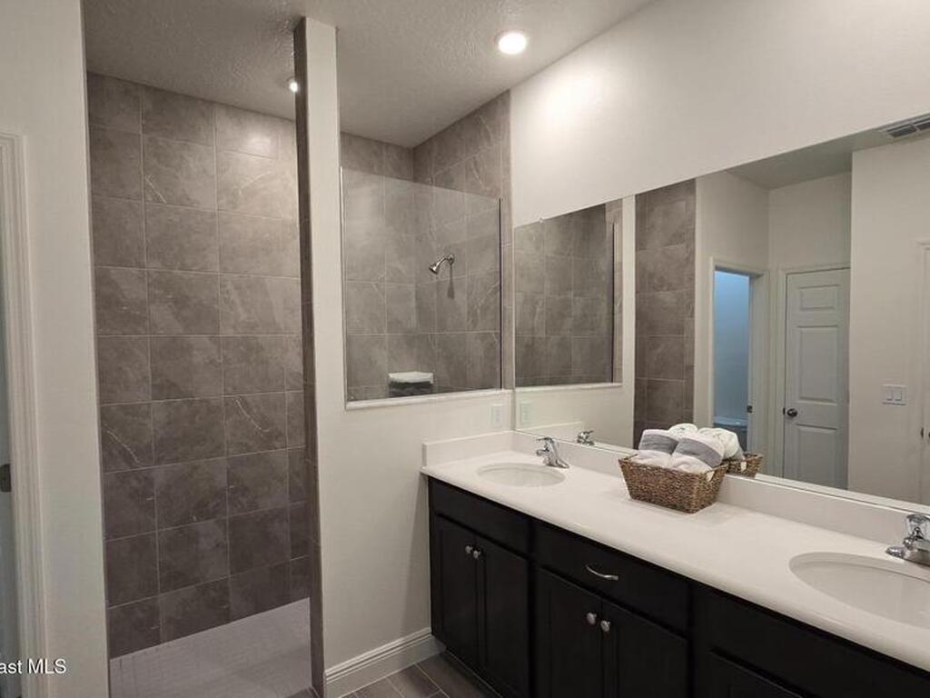 4346 Kelsey Lane, Micco, FL 32976