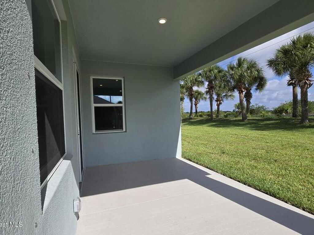 4346 Kelsey Lane, Micco, FL 32976