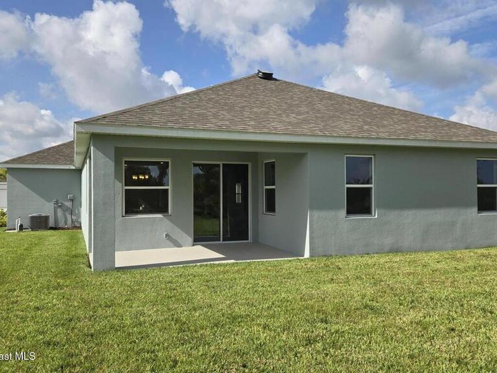 4346 Kelsey Lane, Micco, FL 32976