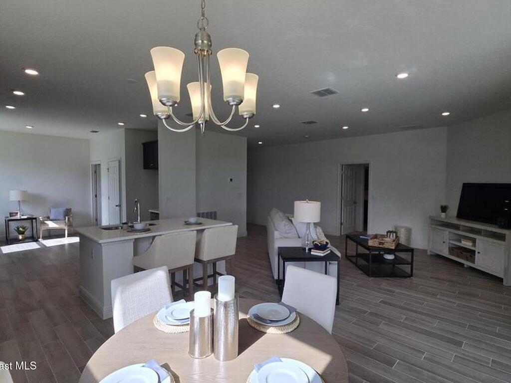 4346 Kelsey Lane, Micco, FL 32976