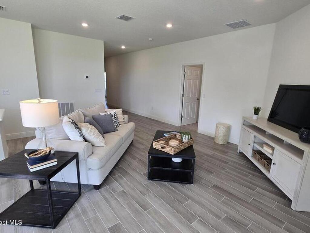 4346 Kelsey Lane, Micco, FL 32976