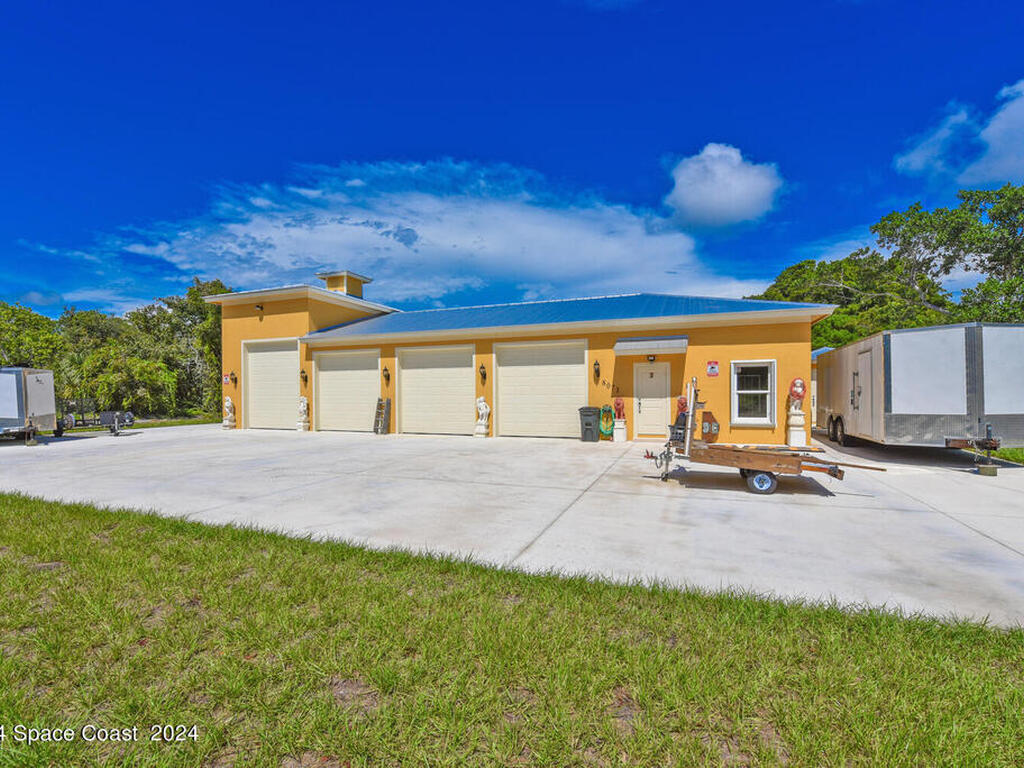 8073 S Indian River S Drive, Fort Pierce, FL 34982