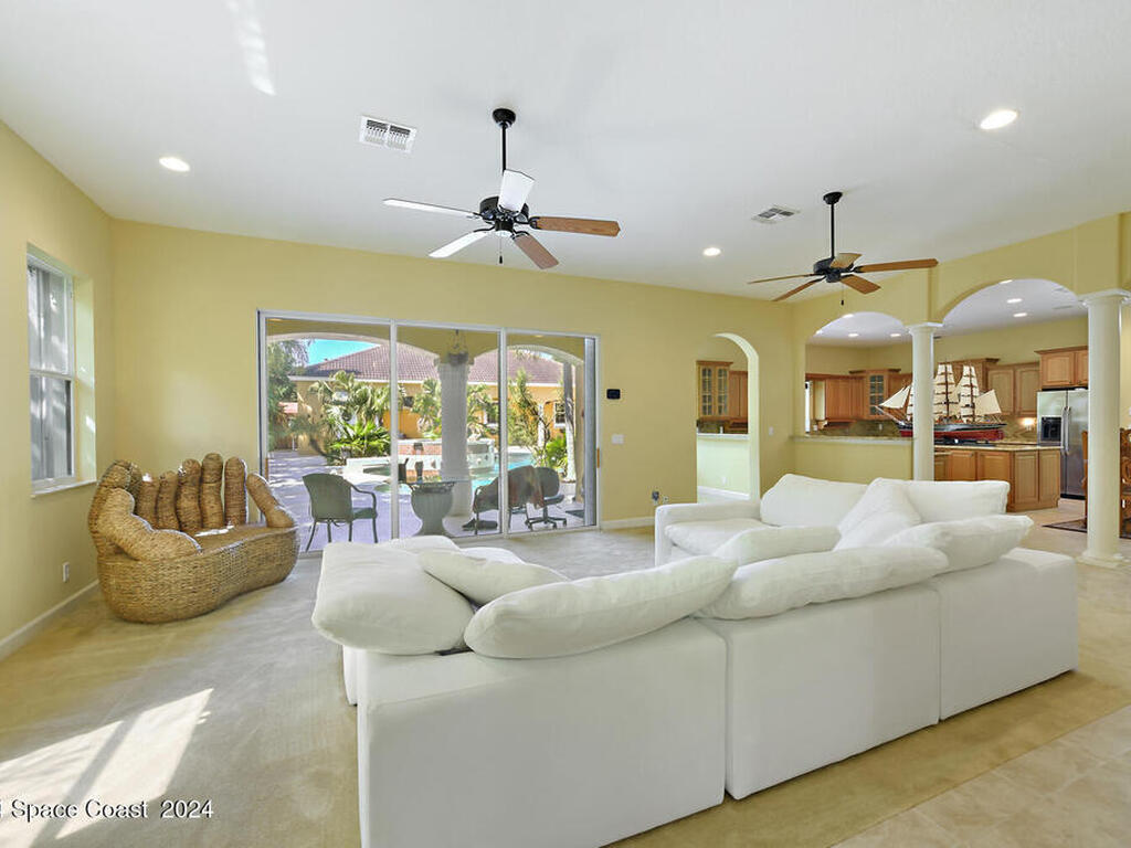 8073 S Indian River S Drive, Fort Pierce, FL 34982