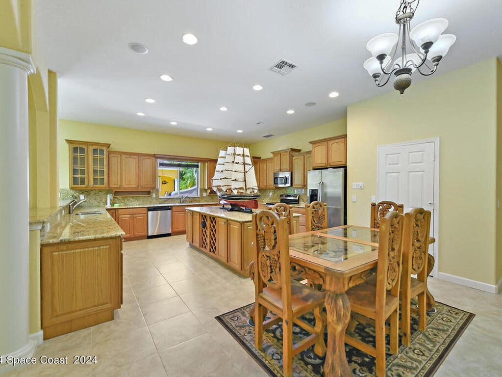 8073 S Indian River S Drive, Fort Pierce, FL 34982