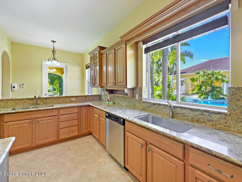 8073 S Indian River S Drive, Fort Pierce, FL 34982