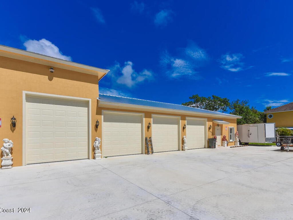 8073 S Indian River S Drive, Fort Pierce, FL 34982