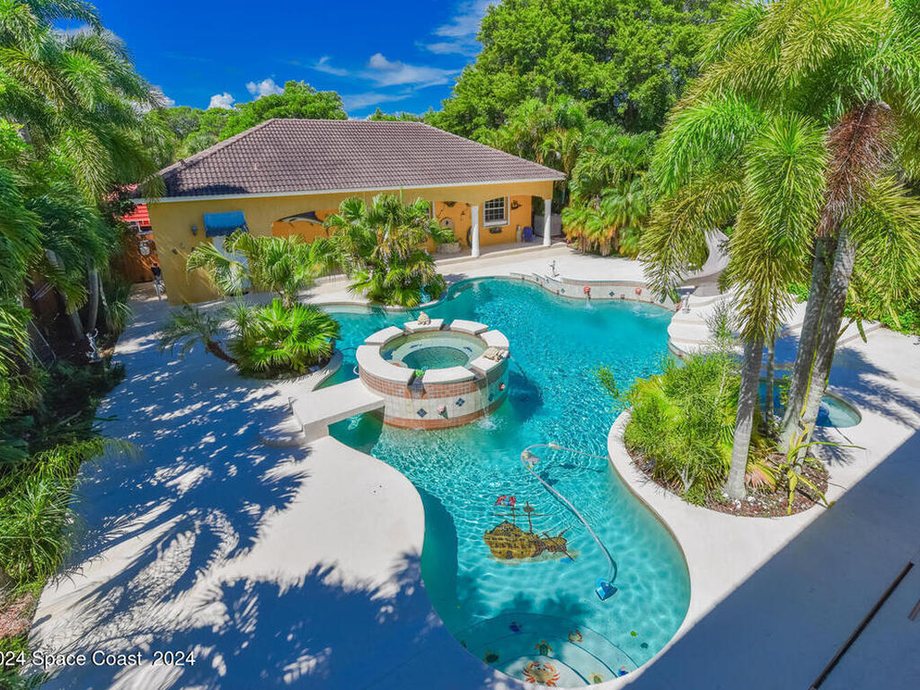 8073 S Indian River S Drive, Fort Pierce, FL 34982