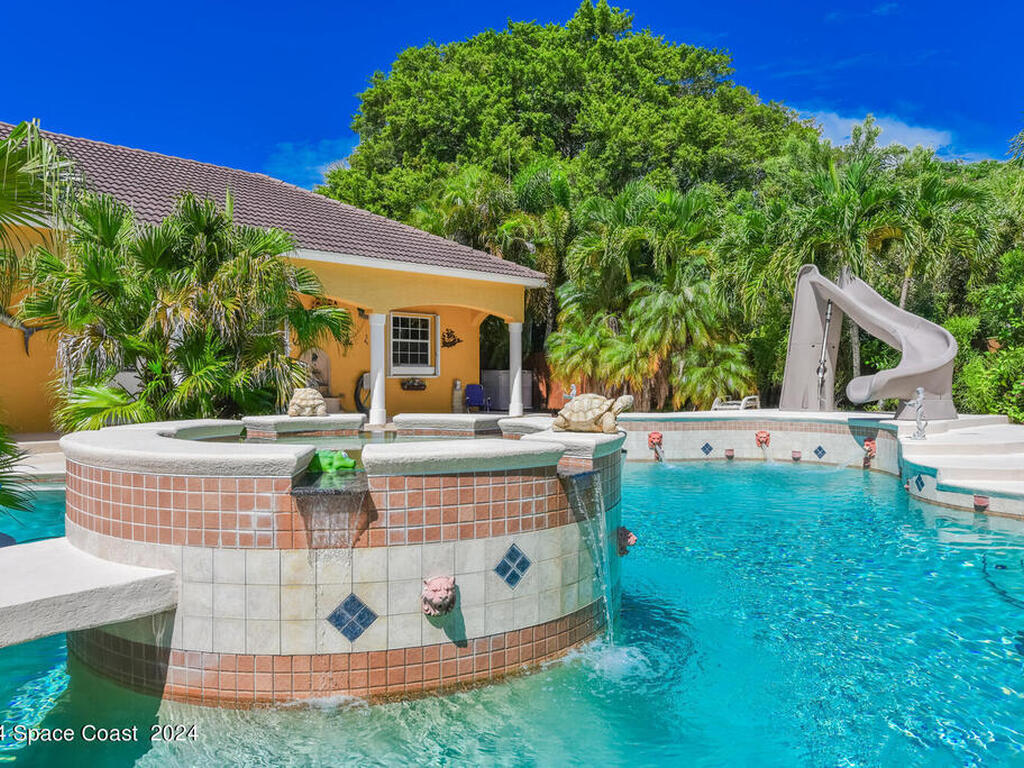 8073 S Indian River S Drive, Fort Pierce, FL 34982