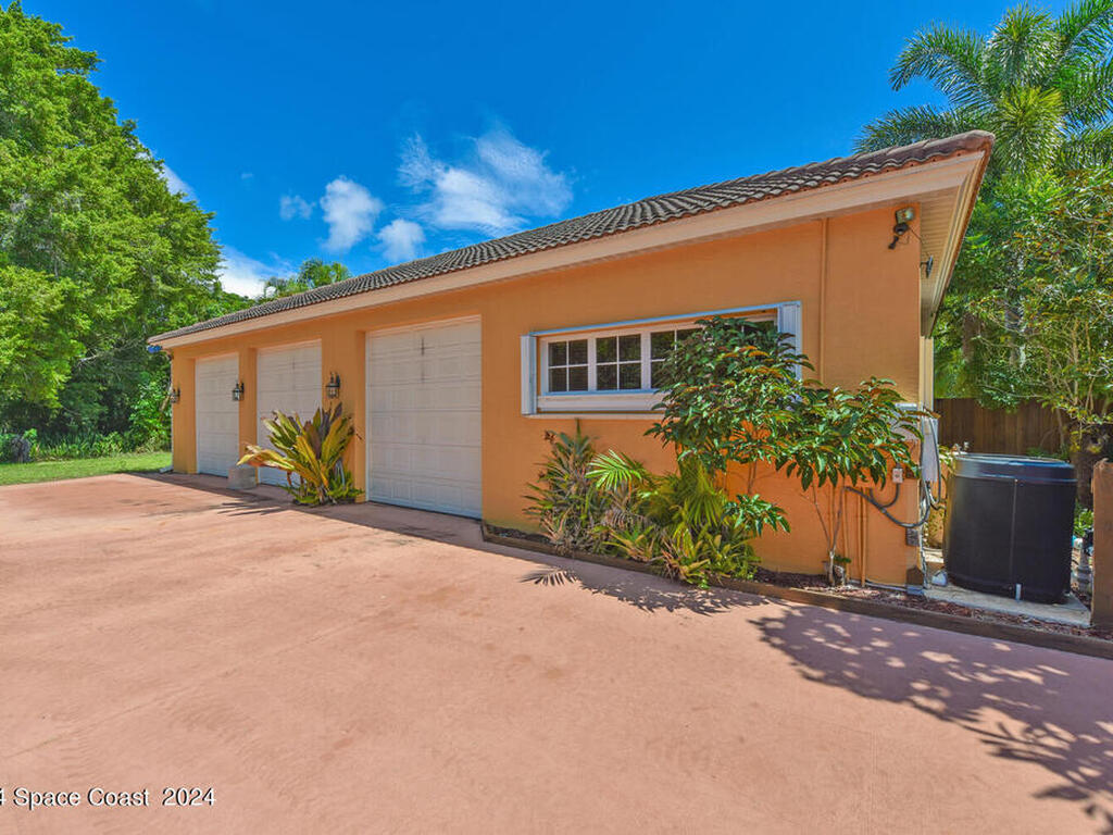 8073 S Indian River S Drive, Fort Pierce, FL 34982