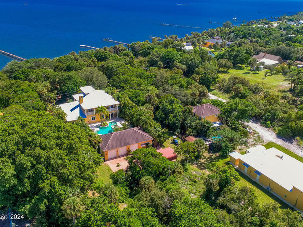 8073 S Indian River S Drive, Fort Pierce, FL 34982