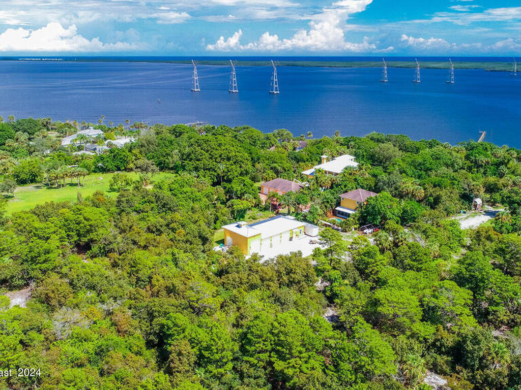 8073 S Indian River S Drive, Fort Pierce, FL 34982