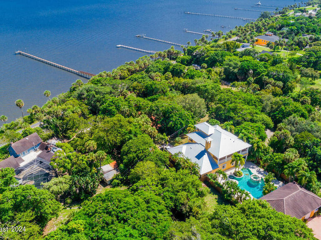 8073 S Indian River S Drive, Fort Pierce, FL 34982