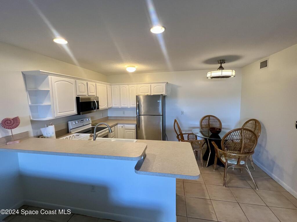 22 Tulip Avenue, Cocoa Beach, FL 32931