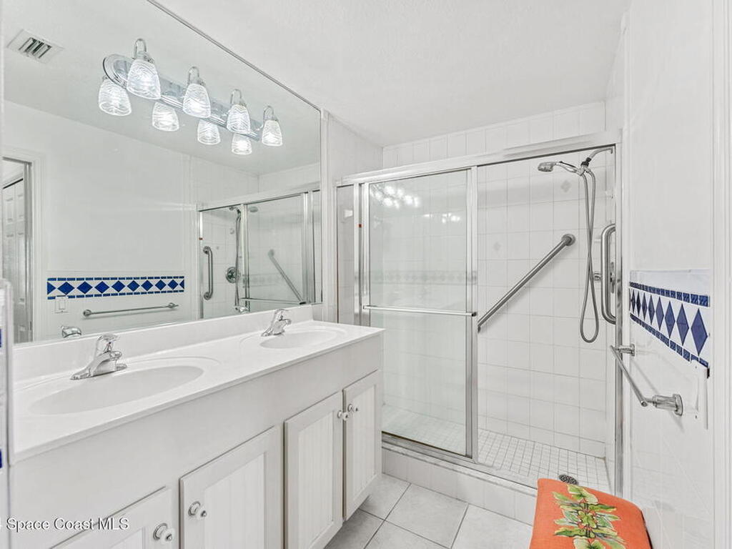 550 S Brevard Avenue, Cocoa Beach, FL 32931