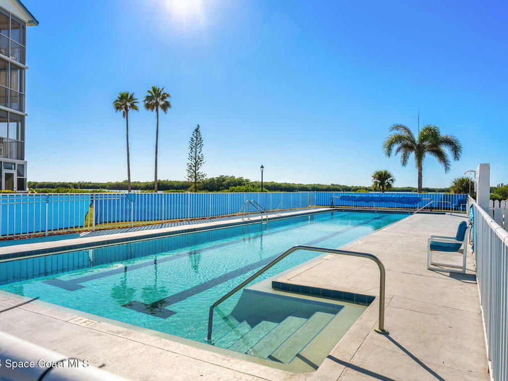 550 S Brevard Avenue, Cocoa Beach, FL 32931