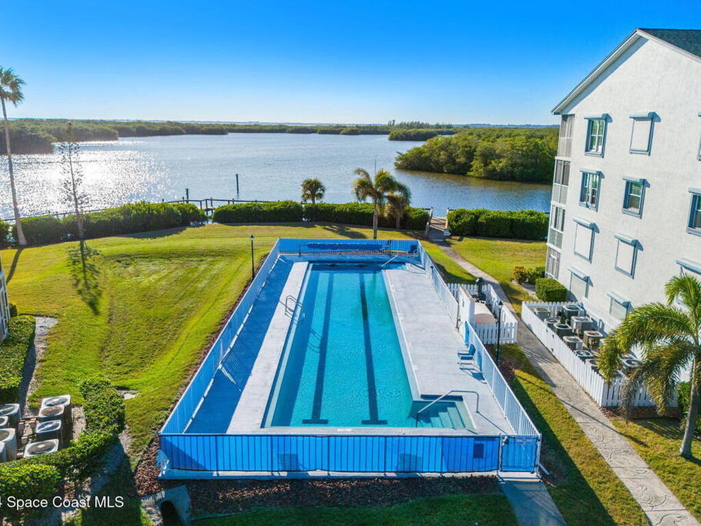 550 S Brevard Avenue, Cocoa Beach, FL 32931