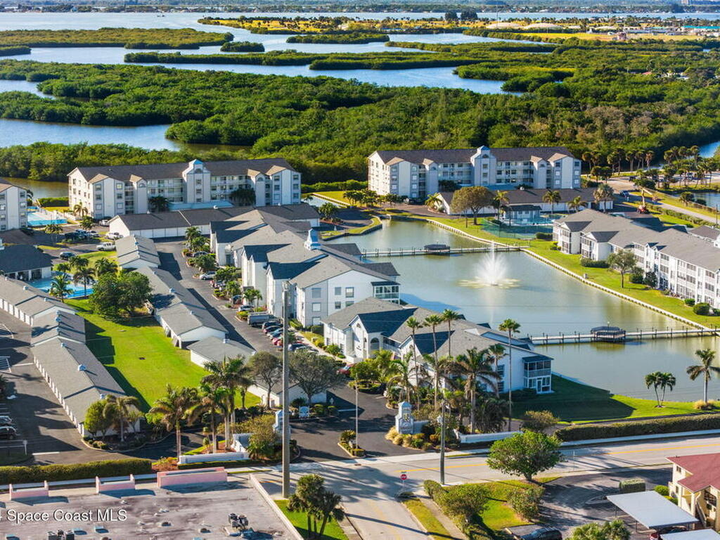550 S Brevard Avenue, Cocoa Beach, FL 32931