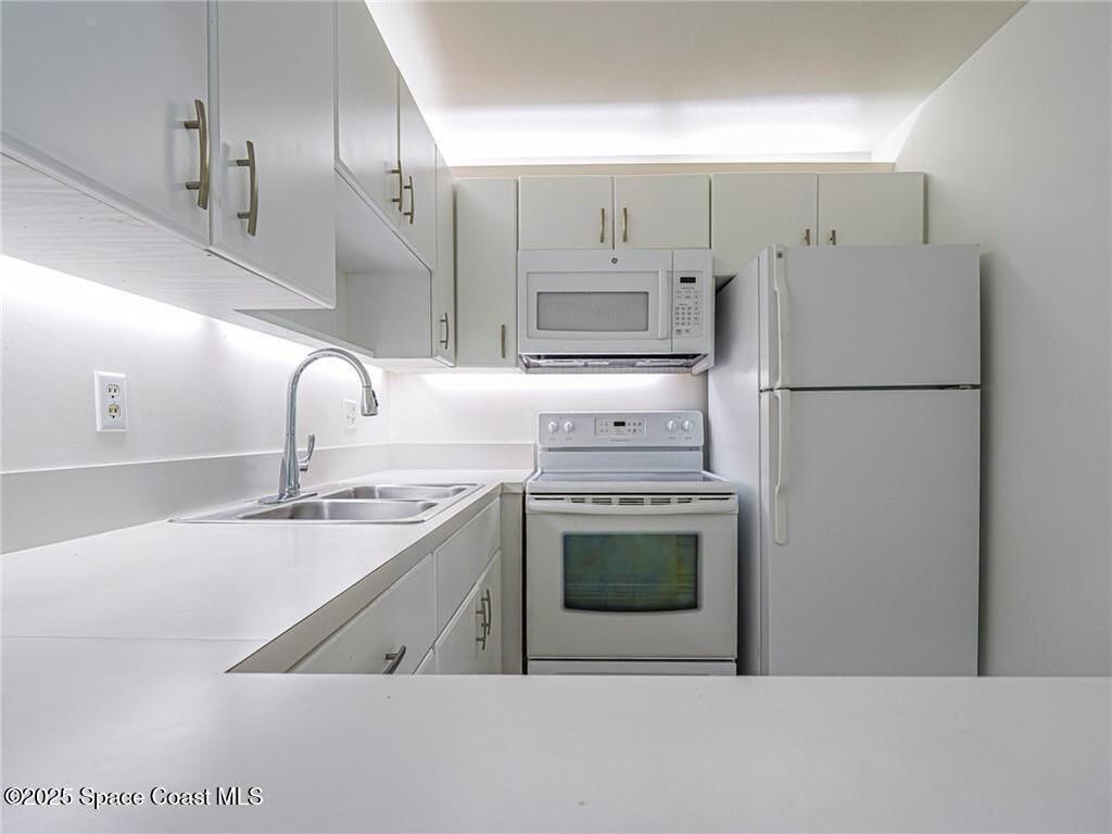 2800 Indian River Boulevard, Vero Beach, FL 32960