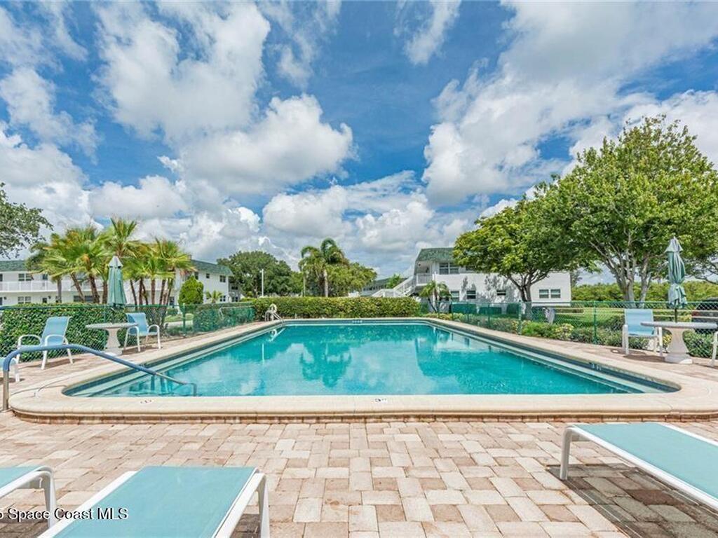 2800 Indian River Boulevard, Vero Beach, FL 32960