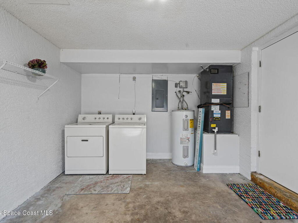 654 Cedar Side Circle, Palm Bay, FL 32905