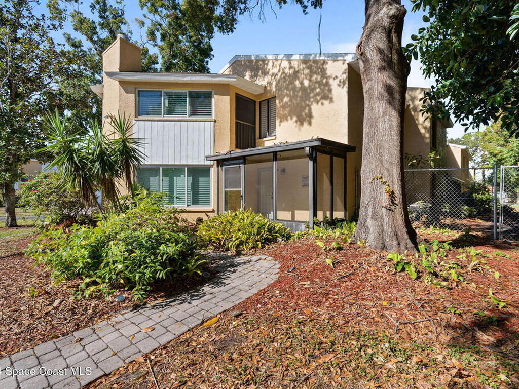 654 Cedar Side Circle, Palm Bay, FL 32905