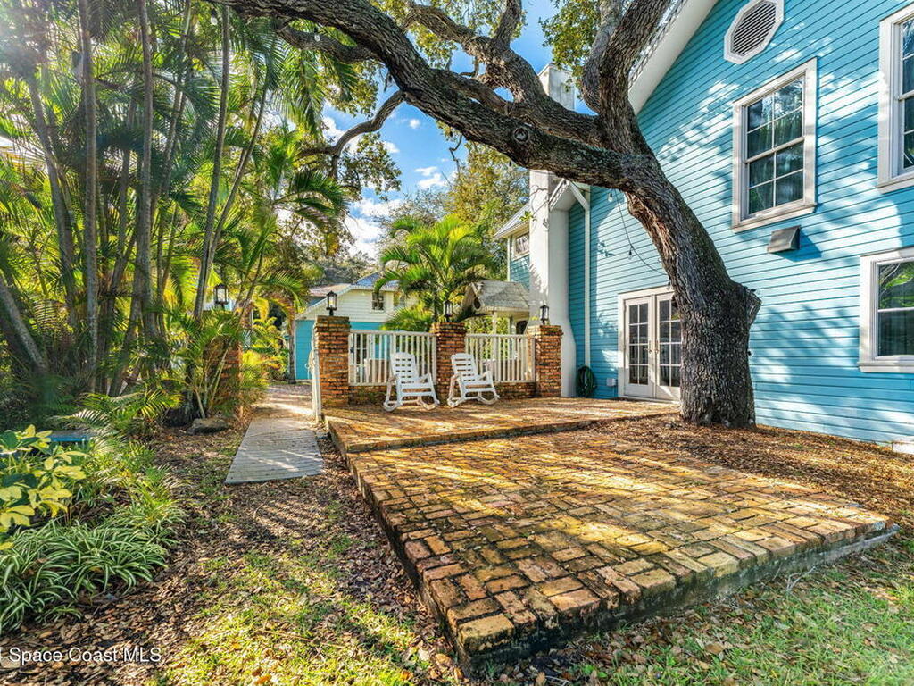 1621 Pineapple Avenue, Melbourne, FL 32935