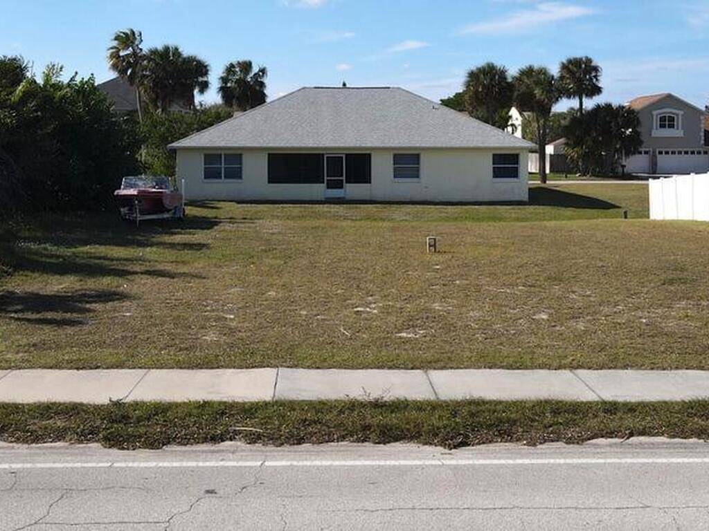 320 S Brevard Avenue, Cocoa Beach, FL 32931