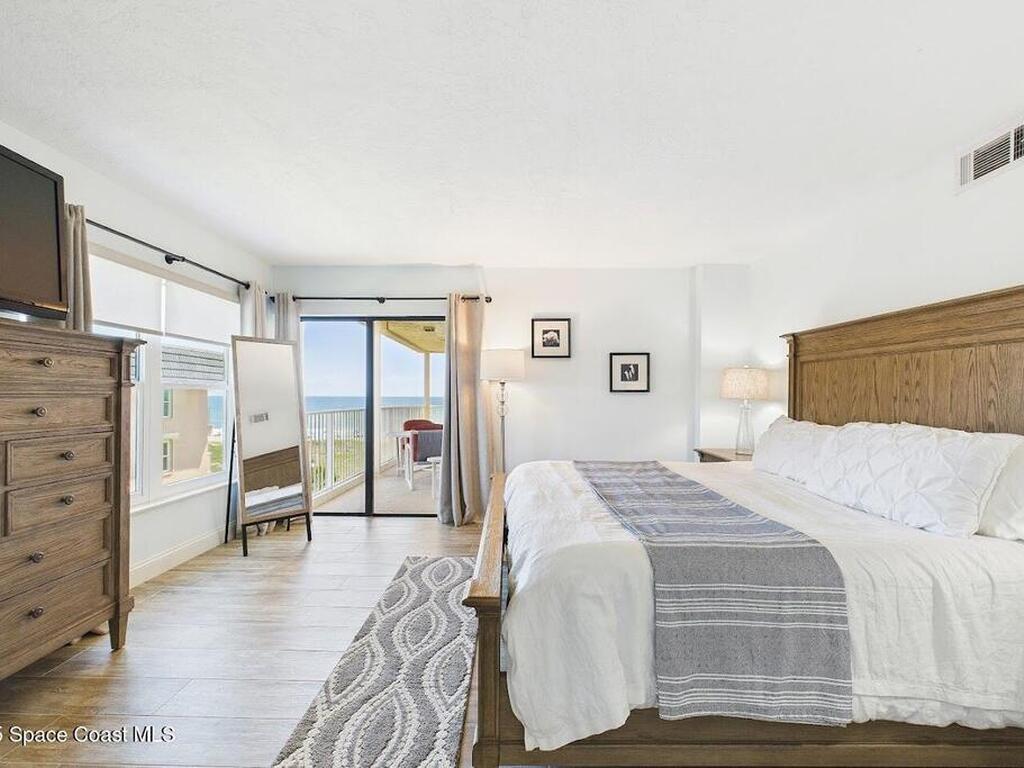 55 N 4th Street, Cocoa Beach, FL 32931