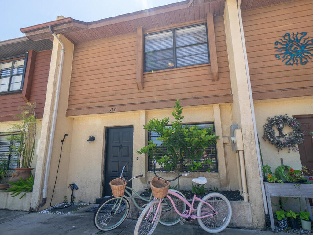 117 Harbor Drive, Cape Canaveral, FL 32920