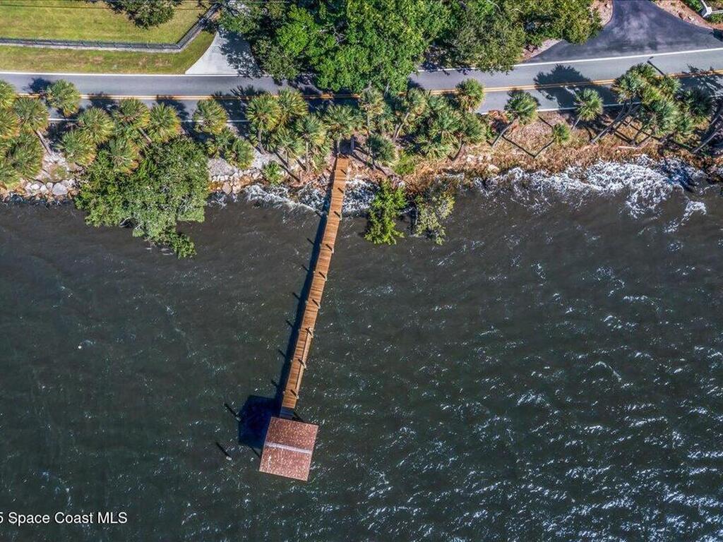 10060* S Tropical, Merritt Island, FL 32952