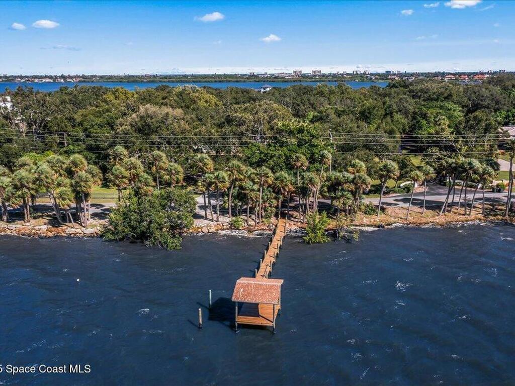 10060 S Tropical Trail, Merritt Island, FL 32952