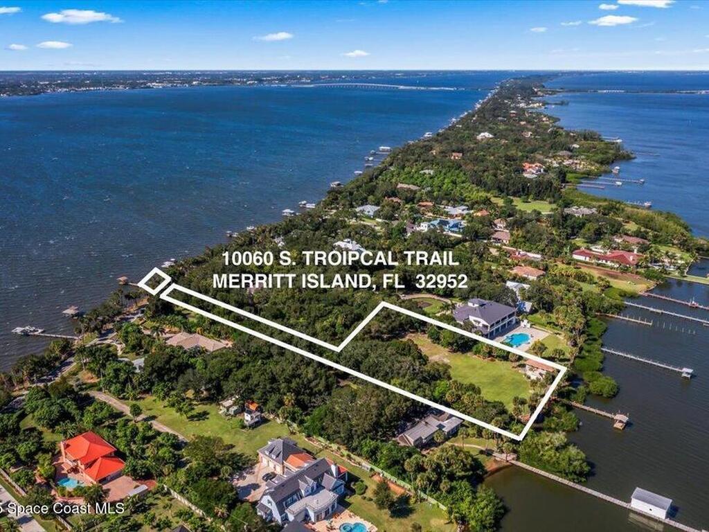 10060 S Tropical Trail, Merritt Island, FL 32952