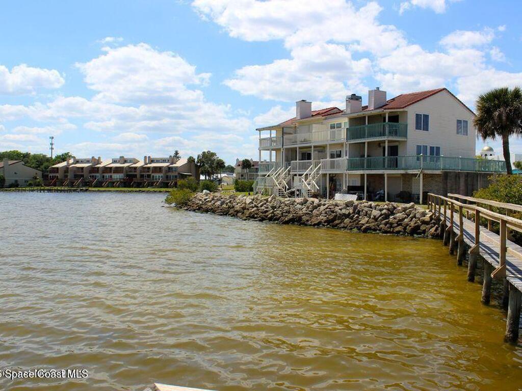 4997 Riveredge Drive, Titusville, FL 32780