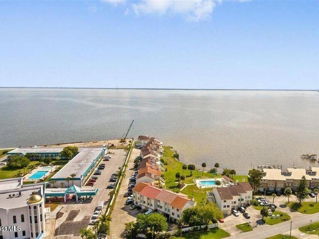 4997 Riveredge Drive, Titusville, FL 32780