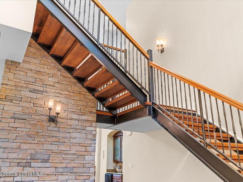 51 Bayshore Court, Rockledge, FL 32955