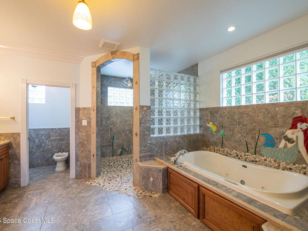 1613 N Indian River Drive, Cocoa, FL 32922