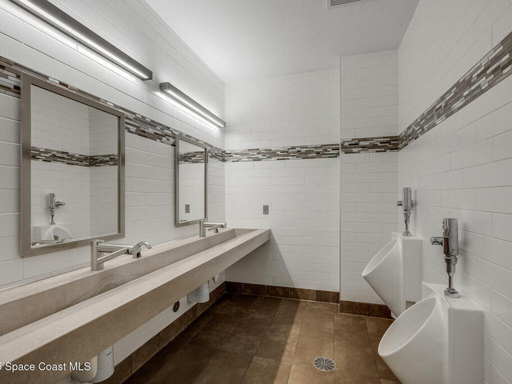 1050 Satcom Lane, Suntree, FL 32940