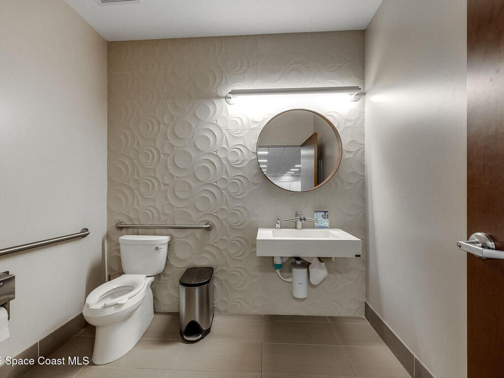 1050 Satcom Lane, Suntree, FL 32940