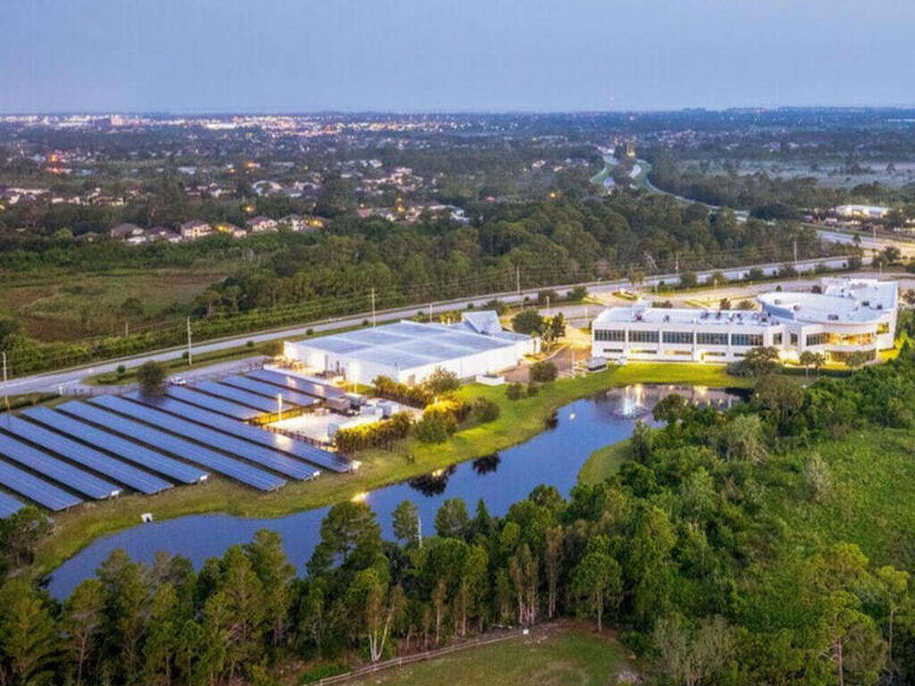 1050 Satcom Lane, Suntree, FL 32940