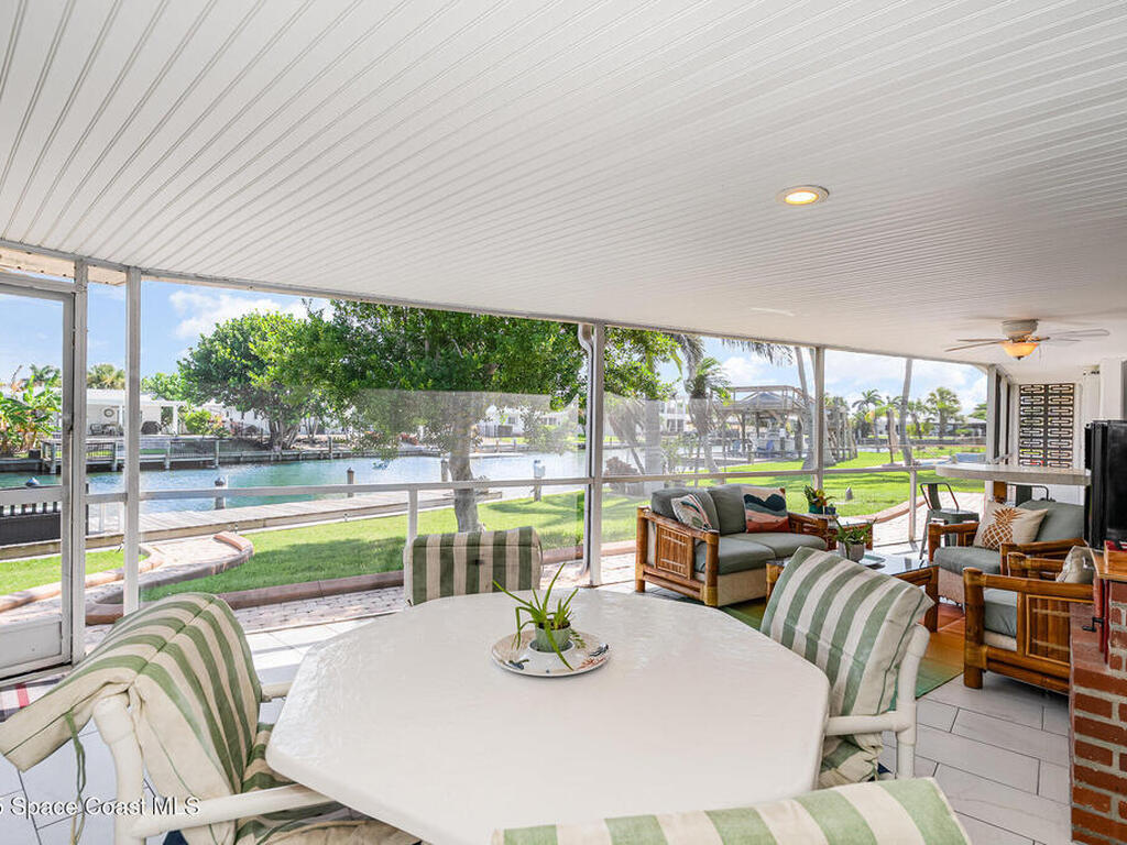 367 S Dorset Drive, Cocoa Beach, FL 32931